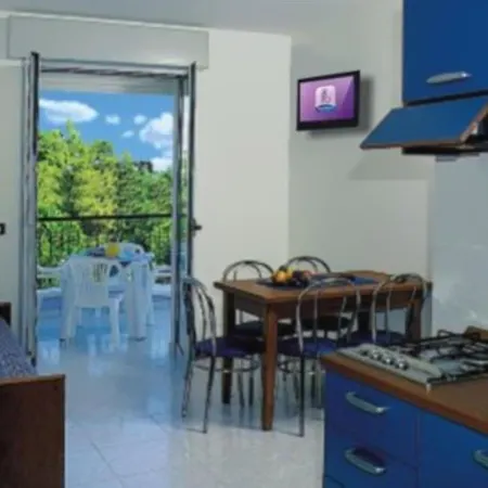 Cozy With Terrace Apartman