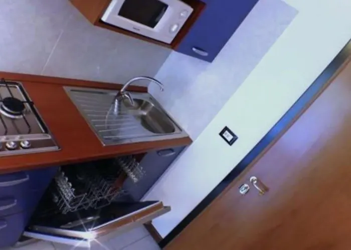 公寓 Cozy With Terrace 比比翁